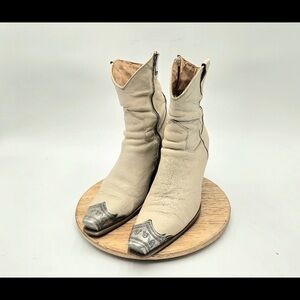 Brayden book size 38 in bone
